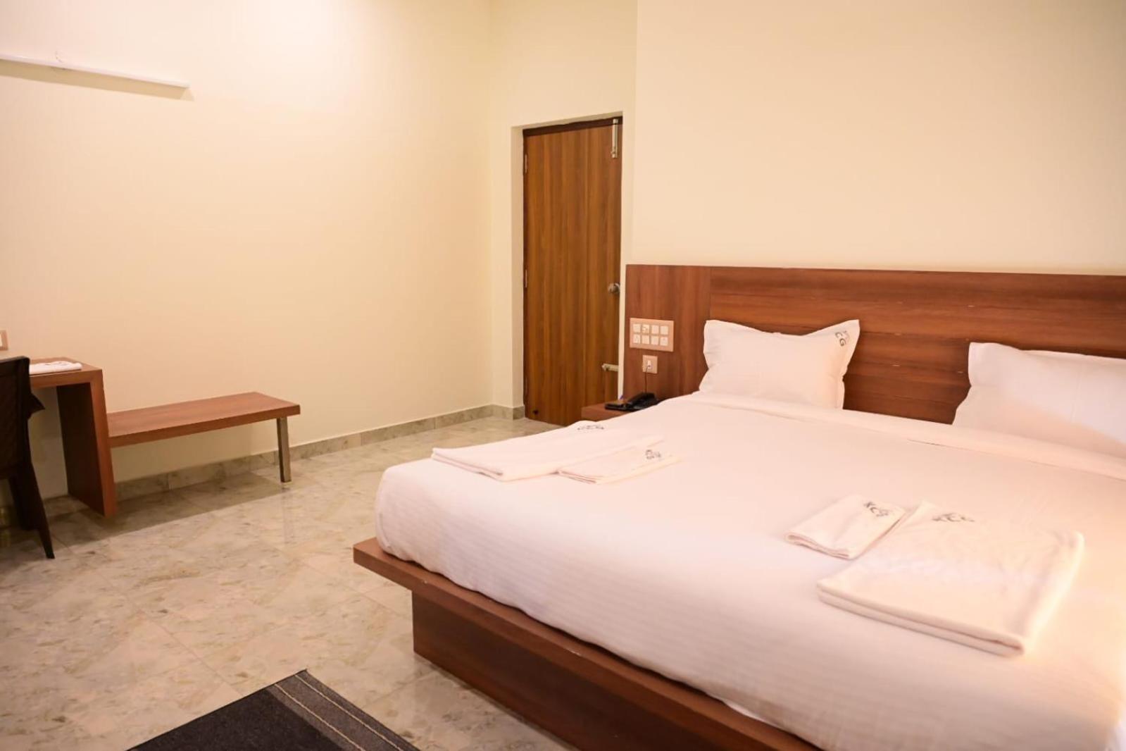 Kcg Residency Hotel Mysore Exterior photo