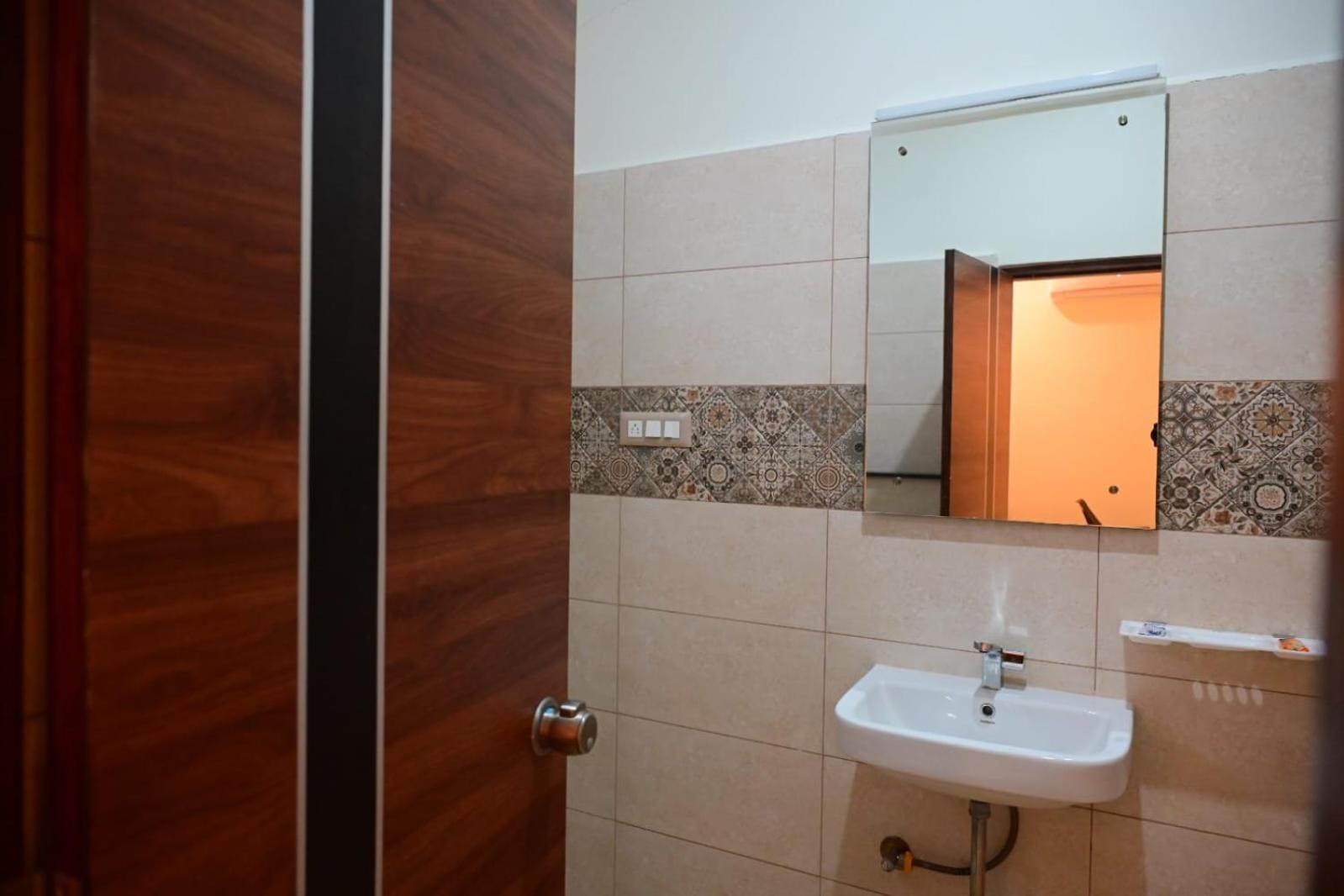 Kcg Residency Hotel Mysore Exterior photo