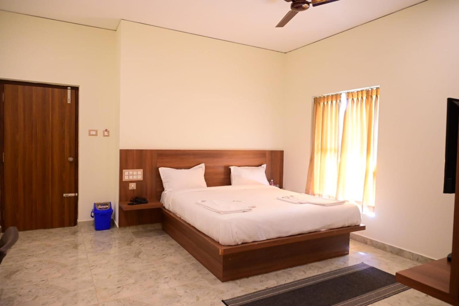 Kcg Residency Hotel Mysore Exterior photo